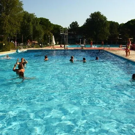 Daire Cozy With Terrace And Shared Pool Bibione