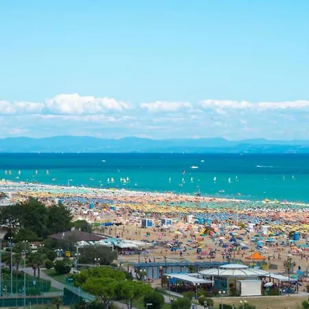 Cozy With Terrace And Shared Pool Apartment Bibione