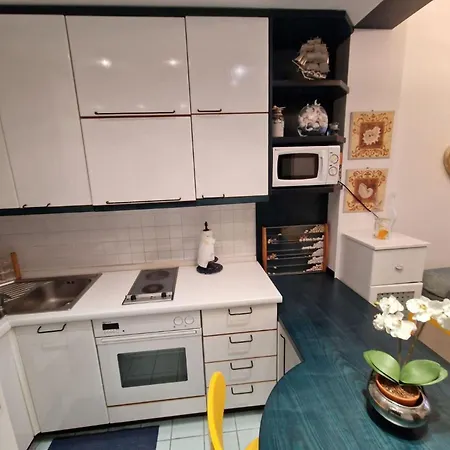 Cozy With Terrace And Shared Pool