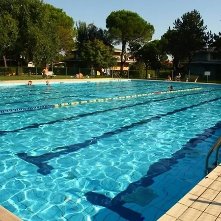 Cozy With Terrace And Shared Pool Apartment *